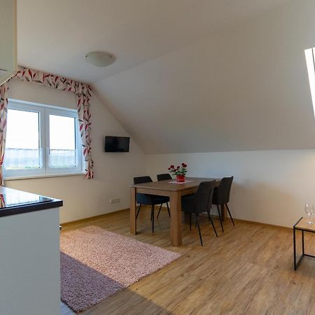 Apartmany Kohoutek A Slepicka V Novohradskych Horach Nove Hrady  Ngoại thất bức ảnh