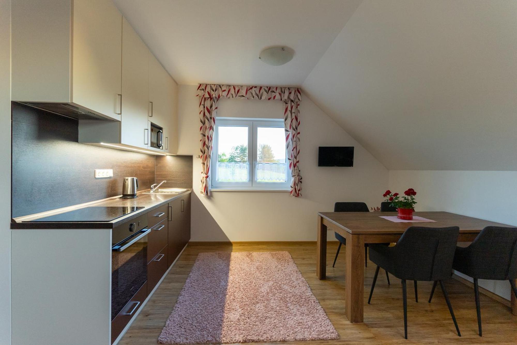 Apartmany Kohoutek A Slepicka V Novohradskych Horach Nove Hrady  Ngoại thất bức ảnh