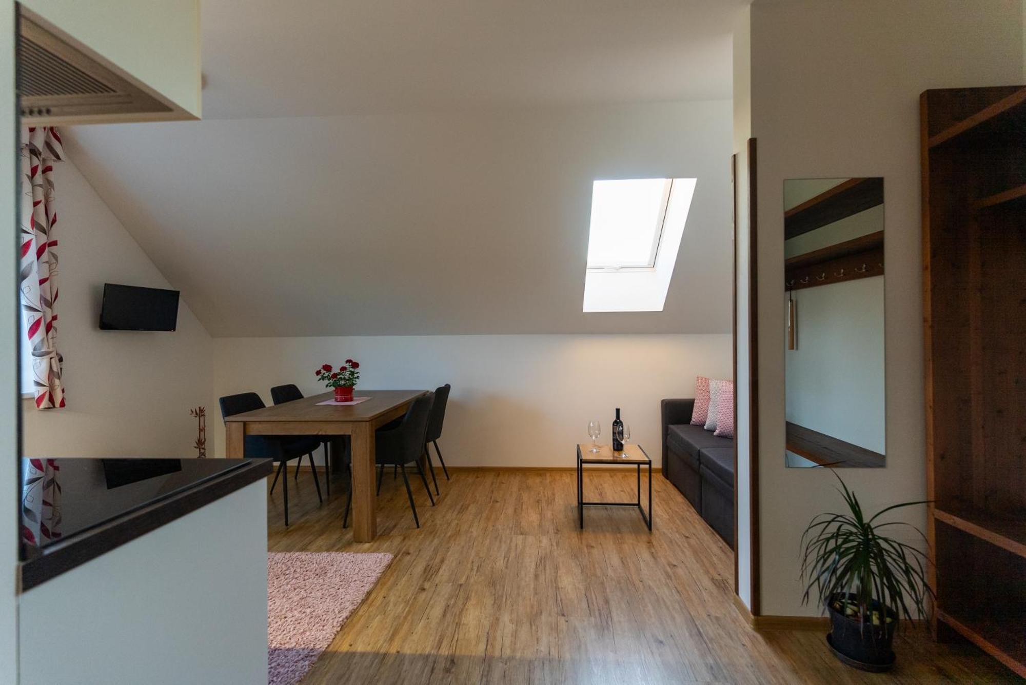 Apartmany Kohoutek A Slepicka V Novohradskych Horach Nove Hrady  Ngoại thất bức ảnh
