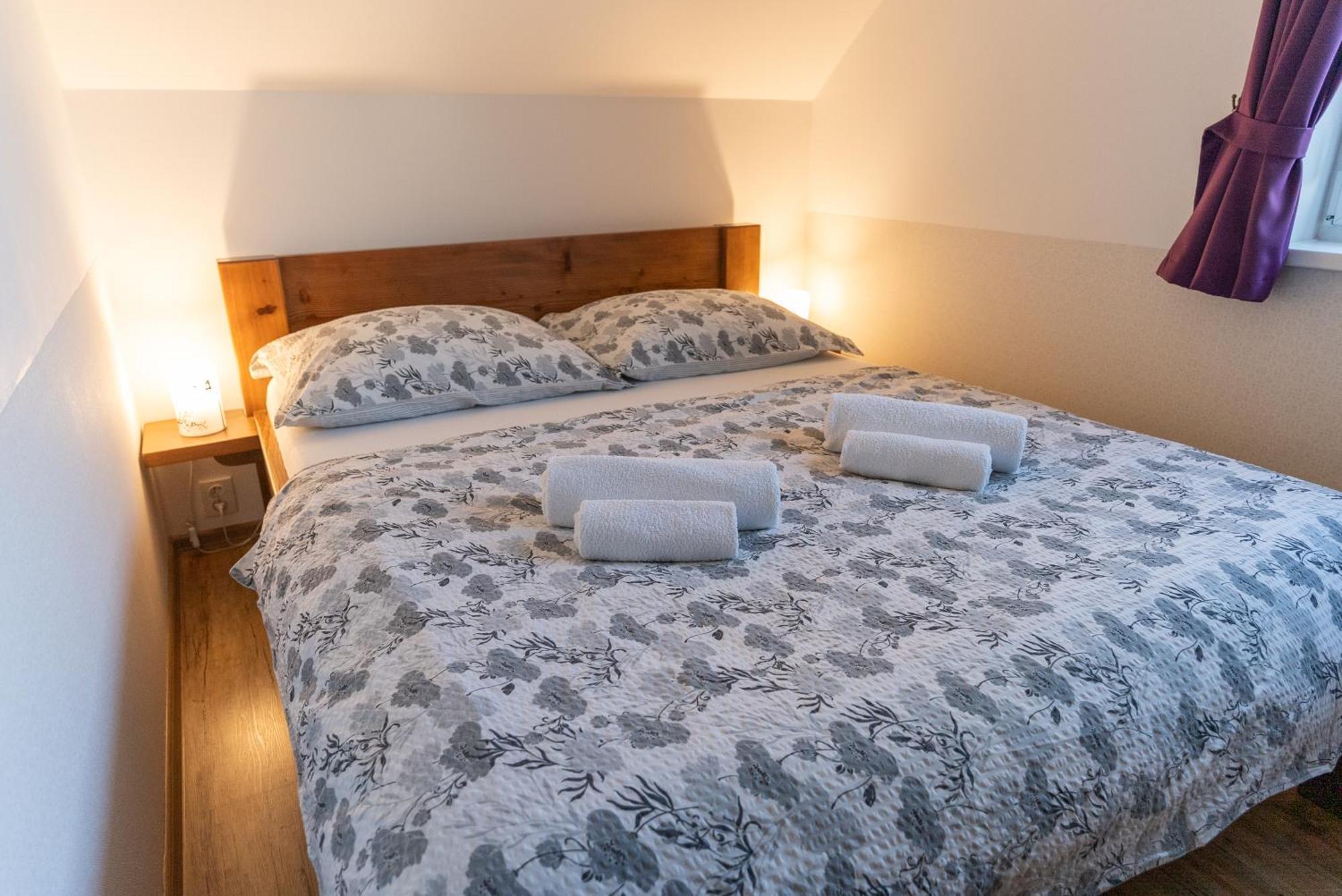 Apartmany Kohoutek A Slepicka V Novohradskych Horach Nove Hrady  Ngoại thất bức ảnh